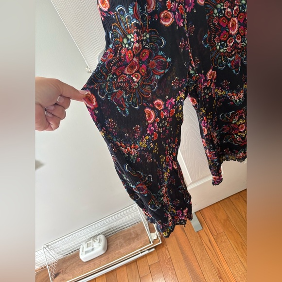Patrons of Peace black floral wide leg crop jumpsuit size medium - Picture 5 of 15